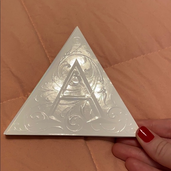 Brand New Kat Von D Alchemist Palette - Picture 3 of 5